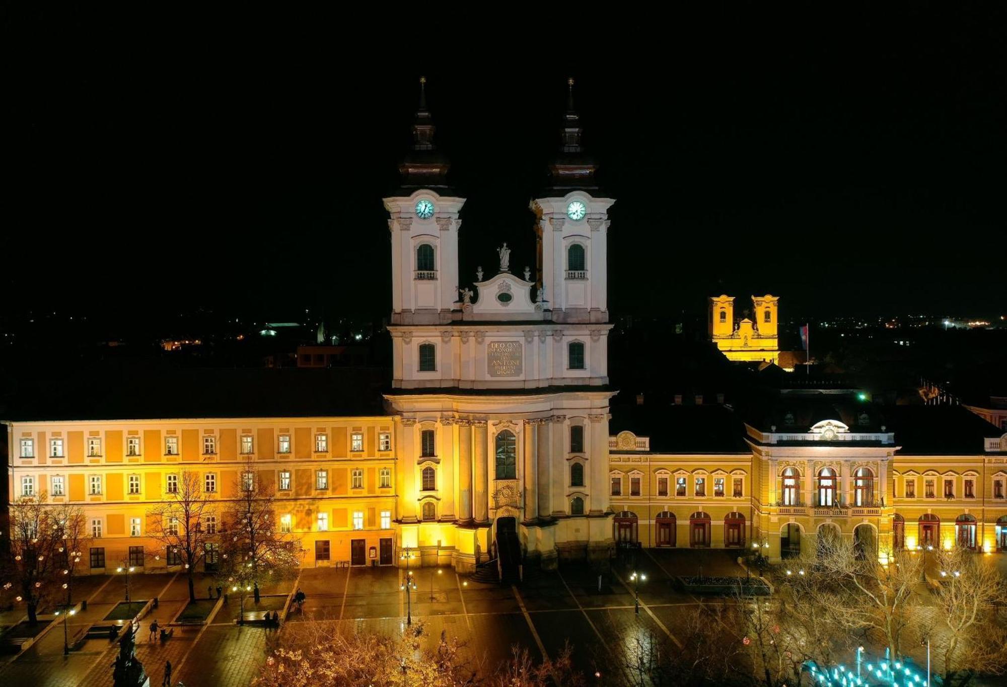 Eger Tower View Apartment Bagian luar foto