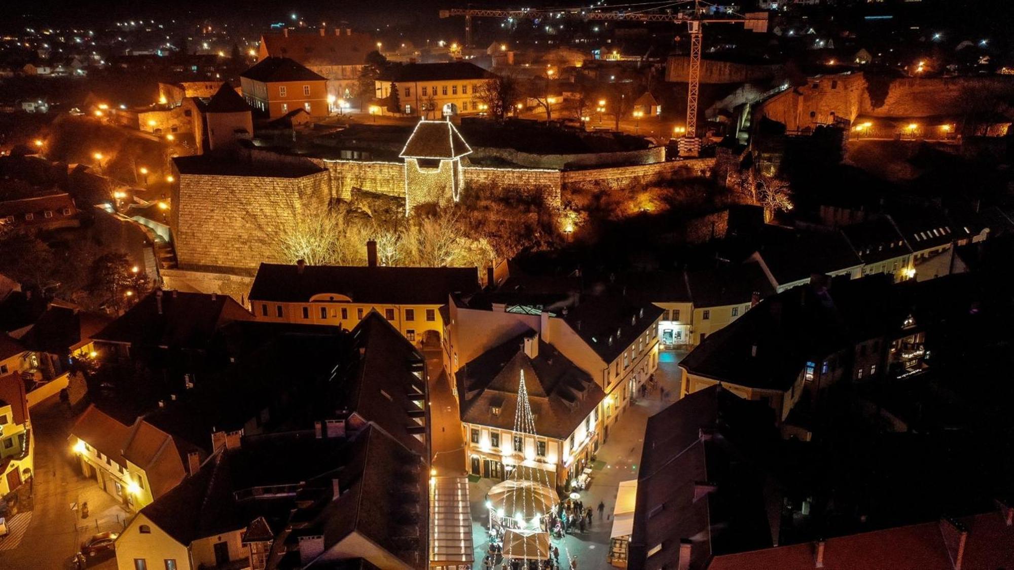 Eger Tower View Apartment Bagian luar foto