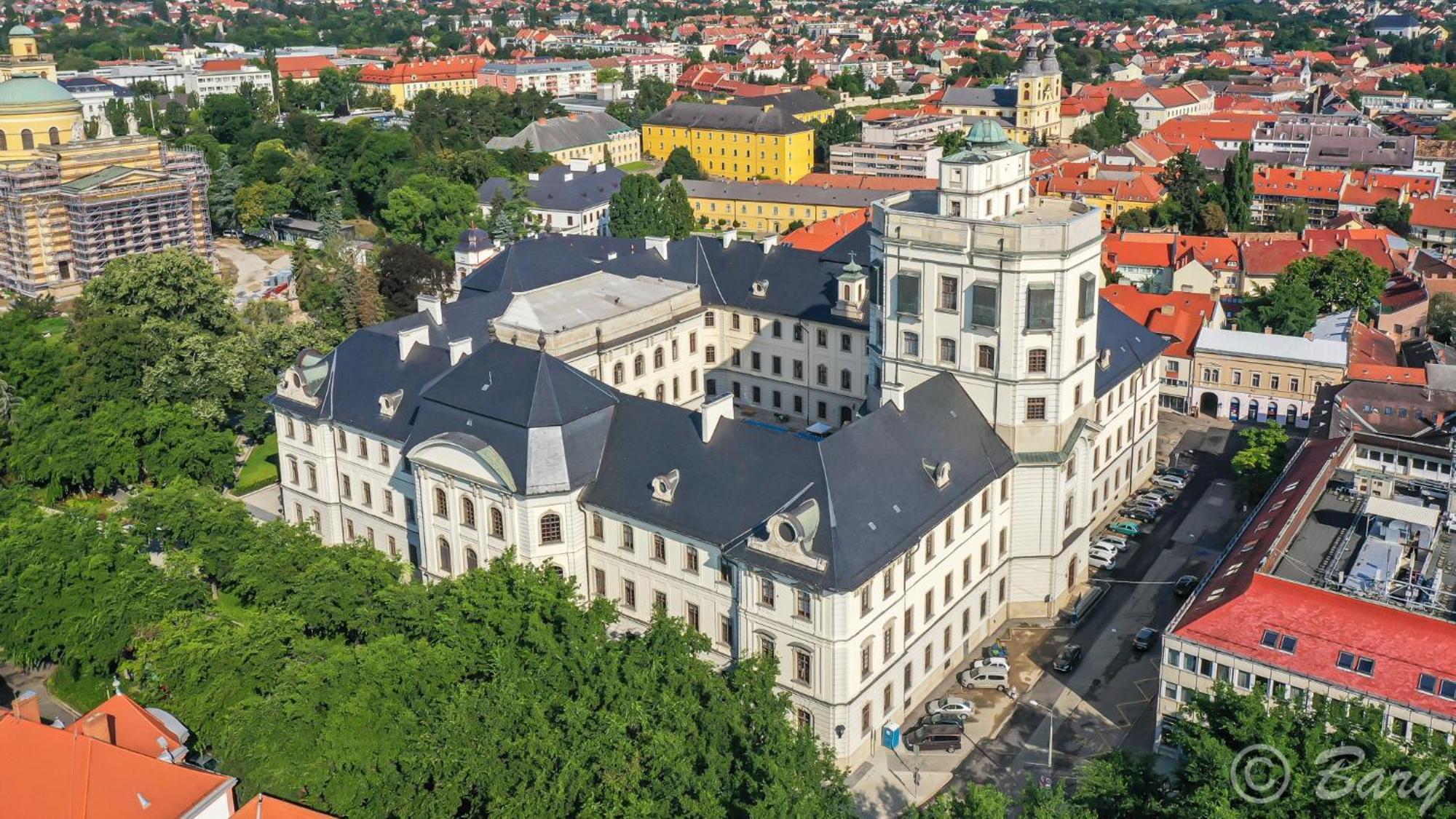Eger Tower View Apartment Bagian luar foto