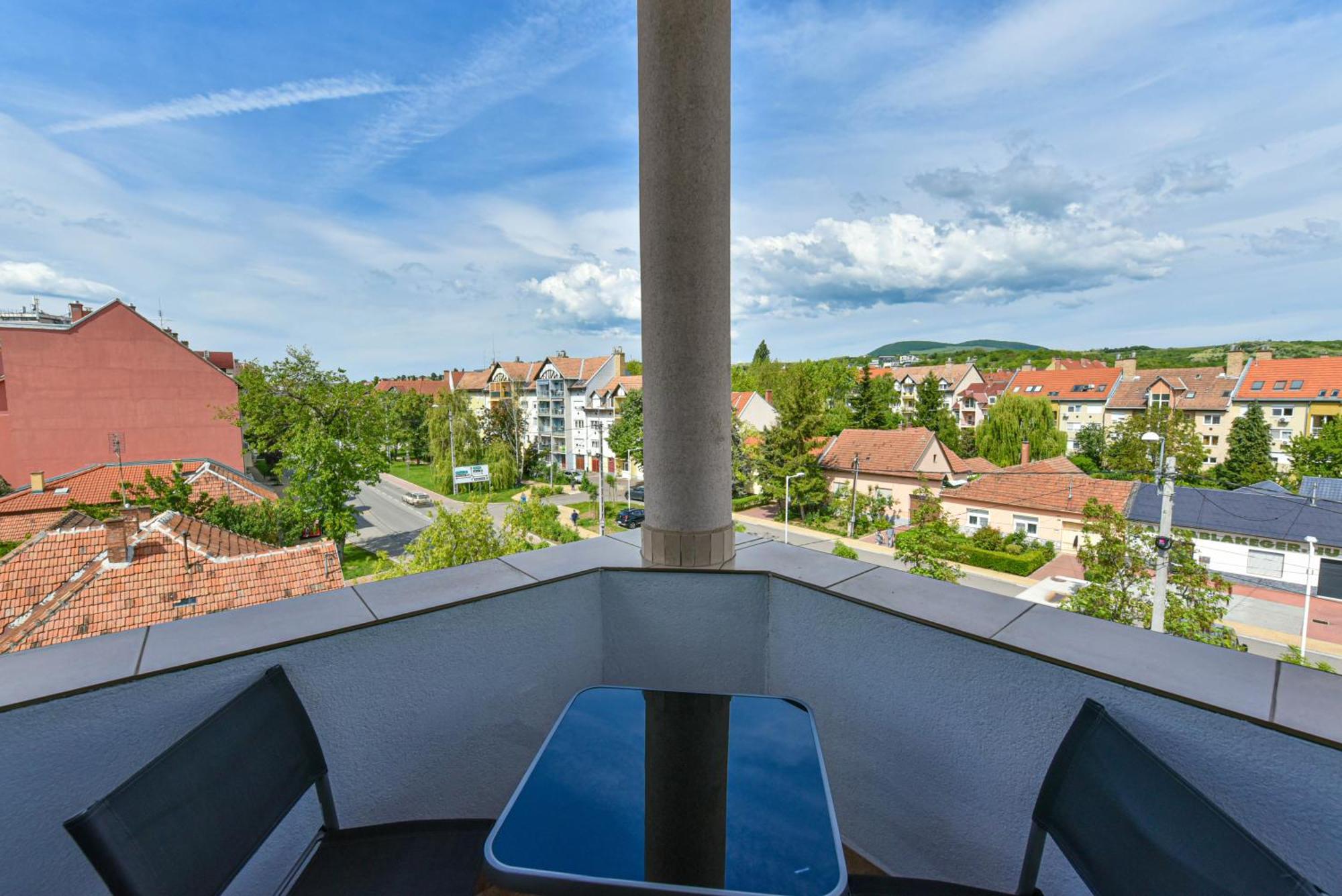 Eger Tower View Apartment Bagian luar foto